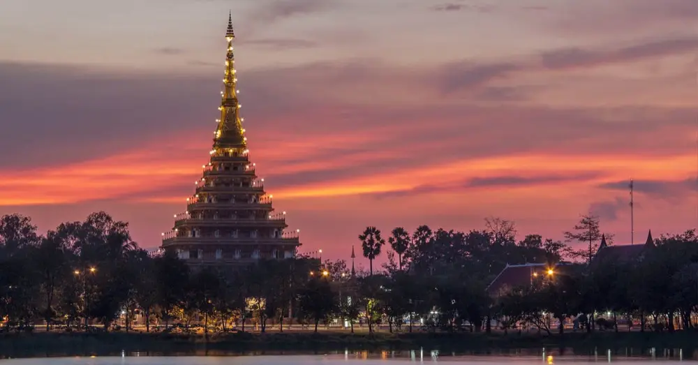 Bueng Kaen Nakhon Lake