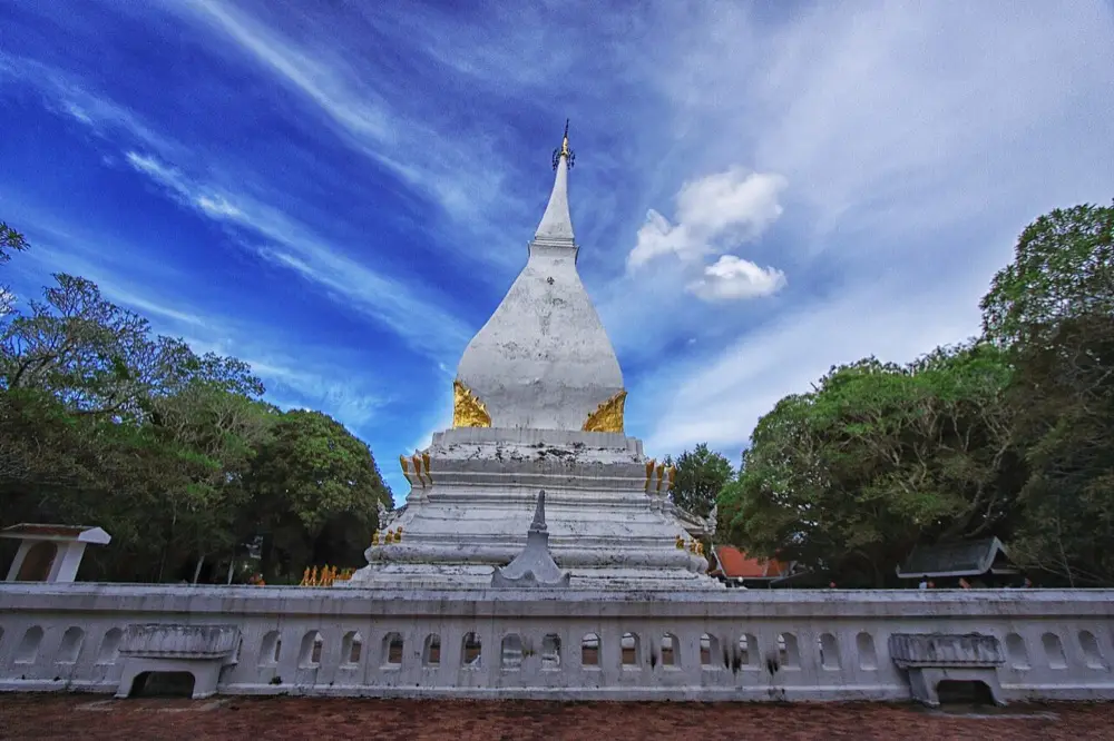 Phra That Si Song Rak